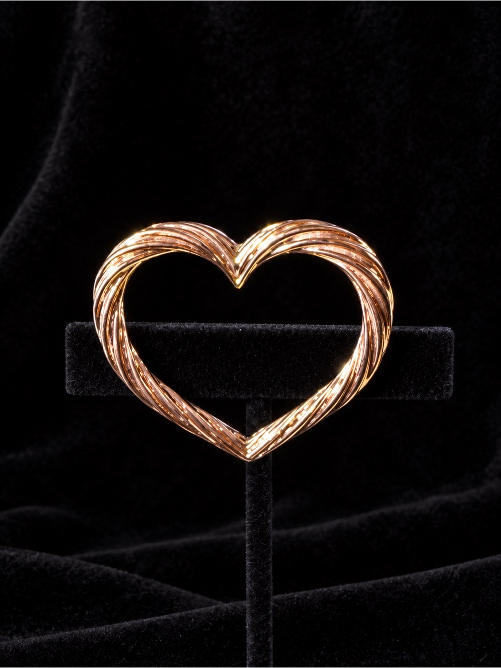 Rose Gold Twist Design Heart-Shaped Open Brooch